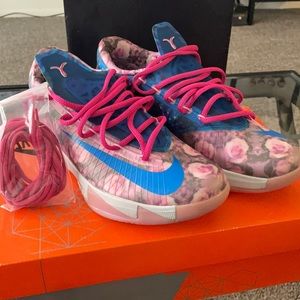 Nike KD 6 “Aunt Pearl” Size 9.5!! Never worn! Brand new!